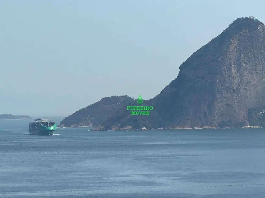 Cobertura com 3 quartos à venda, 240m2 em Icaraí, Niteroi - RJ - imagem 5 Foto 5 de Cobertura com 3 quartos à venda, 240m2 em Icaraí, Niteroi - RJ