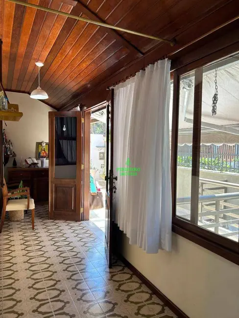 Foto 2 de Casa com 4 quartos à venda, 238m2 em Itaipu, Niteroi - RJ