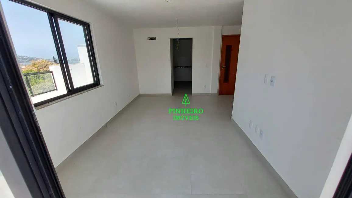 Cobertura com 3 quartos à venda, 168m2 em Piratininga, Niteroi - RJ - imagem 2 Foto 2 de Cobertura com 3 quartos à venda, 168m2 em Piratininga, Niteroi - RJ