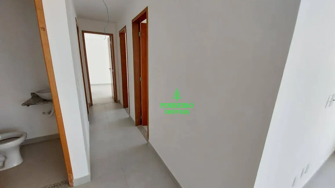 Cobertura com 3 quartos à venda, 168m2 em Piratininga, Niteroi - RJ - imagem 4 Foto 4 de Cobertura com 3 quartos à venda, 168m2 em Piratininga, Niteroi - RJ