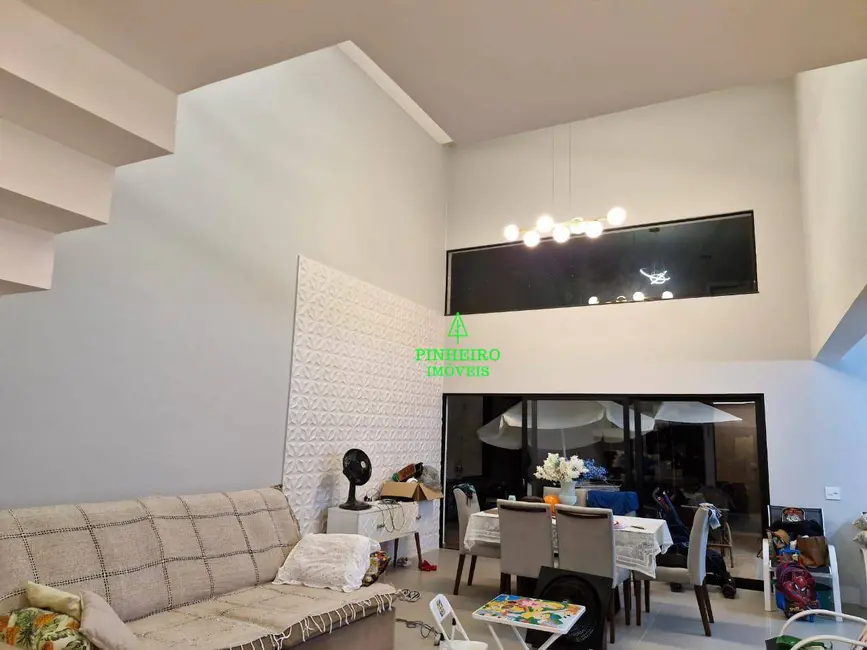 Casa com 4 quartos à venda, 384m2 em Santo Antônio, Niteroi - RJ - imagem 3 Foto 3 de Casa com 4 quartos à venda, 384m2 em Santo Antônio, Niteroi - RJ