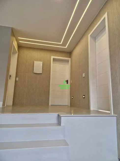 Casa com 4 quartos à venda, 384m2 em Santo Antônio, Niteroi - RJ - imagem 8 Foto 8 de Casa com 4 quartos à venda, 384m2 em Santo Antônio, Niteroi - RJ