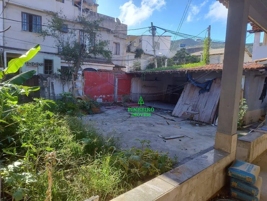 Casa com 2 quartos à venda, 250m2 em Piratininga, Niteroi - RJ - imagem 2 Foto 2 de Casa com 2 quartos à venda, 250m2 em Piratininga, Niteroi - RJ