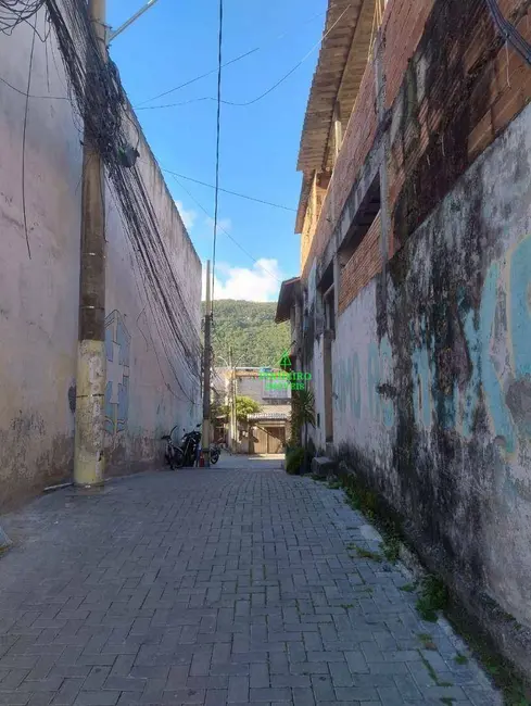 Casa com 2 quartos à venda, 250m2 em Piratininga, Niteroi - RJ - imagem 7 Foto 7 de Casa com 2 quartos à venda, 250m2 em Piratininga, Niteroi - RJ