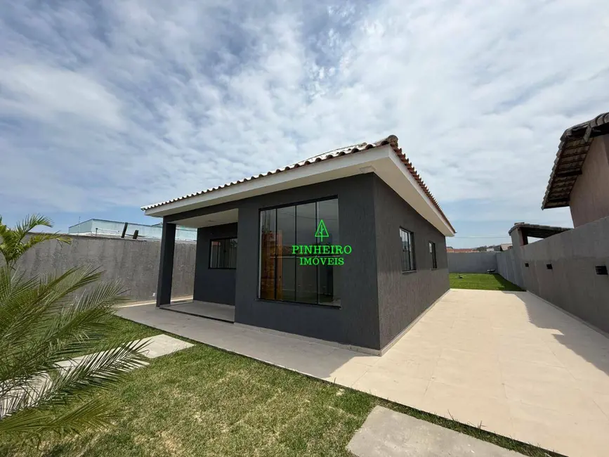 Foto 3 de Casa com 3 quartos à venda, 480m2 em Marica - RJ