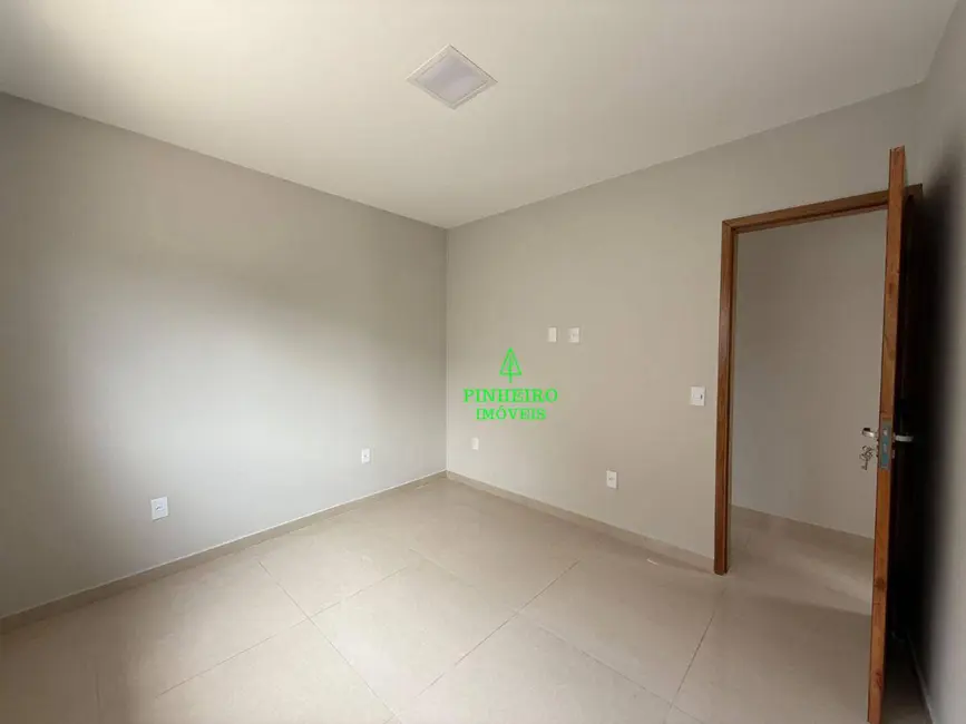 Foto 8 de Casa com 3 quartos à venda, 480m2 em Marica - RJ