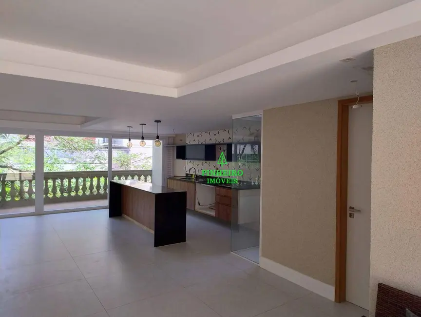 Apartamento com 4 quartos à venda, 188m2 em Icaraí, Niteroi - RJ - imagem 3 Foto 3 de Apartamento com 4 quartos à venda, 188m2 em Icaraí, Niteroi - RJ