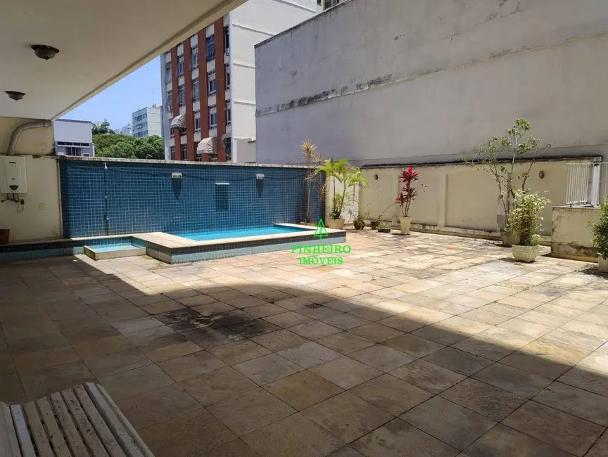 Apartamento com 4 quartos à venda, 188m2 em Icaraí, Niteroi - RJ - imagem 2 Foto 2 de Apartamento com 4 quartos à venda, 188m2 em Icaraí, Niteroi - RJ