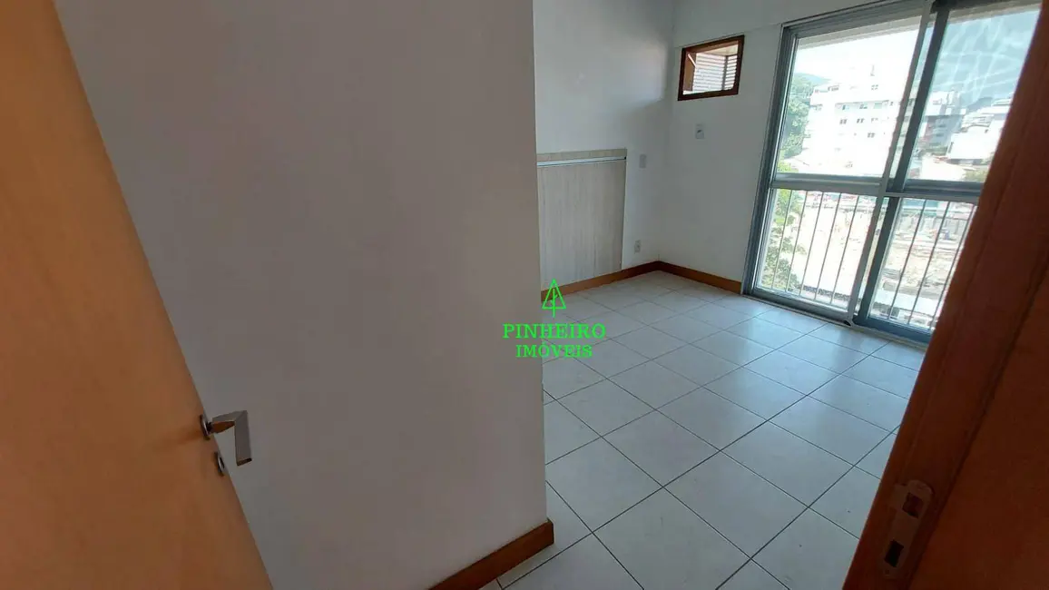 Foto 9 de Apartamento com 2 quartos à venda, 65m2 em São Francisco, Niteroi - RJ