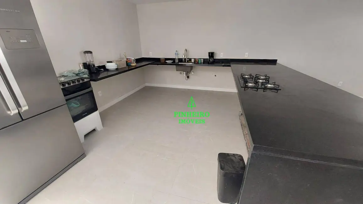 Foto 9 de Casa com 4 quartos à venda, 180m2 em Piratininga, Niteroi - RJ