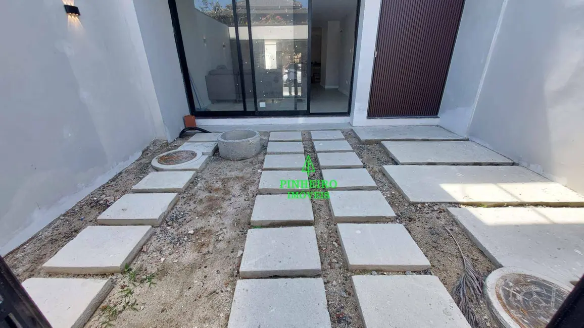 Foto 1 de Casa com 4 quartos à venda, 180m2 em Piratininga, Niteroi - RJ