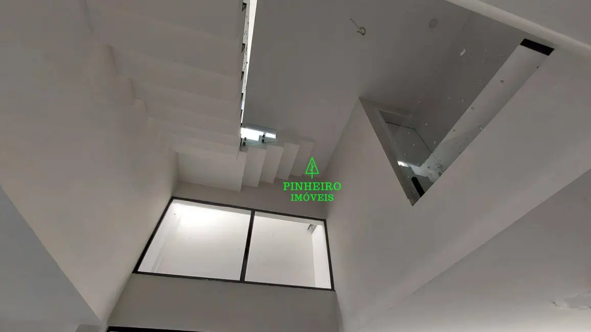 Foto 9 de Casa com 4 quartos à venda, 180m2 em Piratininga, Niteroi - RJ