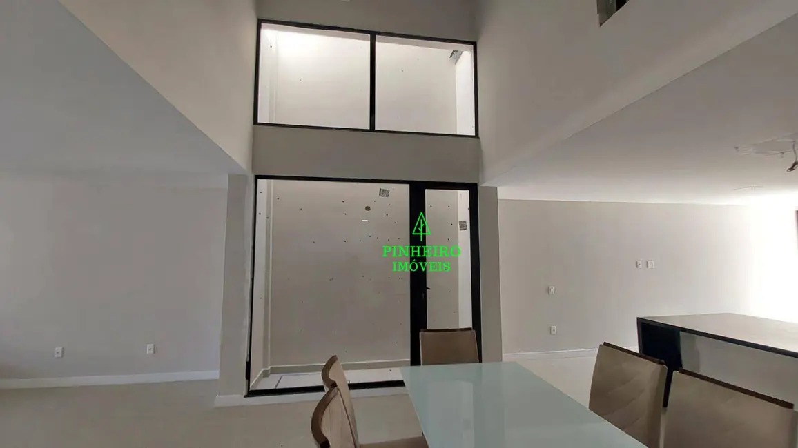 Foto 8 de Casa com 4 quartos à venda, 180m2 em Piratininga, Niteroi - RJ