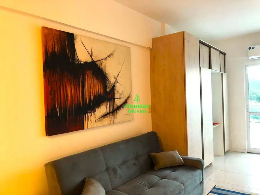 Cobertura com 1 quarto à venda, 50m2 em Itaipu, Niteroi - RJ - imagem 5 Foto 5 de Cobertura com 1 quarto à venda, 50m2 em Itaipu, Niteroi - RJ