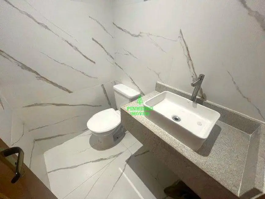 Casa de Condomínio com 3 quartos à venda, 240m2 em Pindobas, Marica - RJ - imagem 5 Foto 5 de Casa de Condomínio com 3 quartos à venda, 240m2 em Pindobas, Marica - RJ