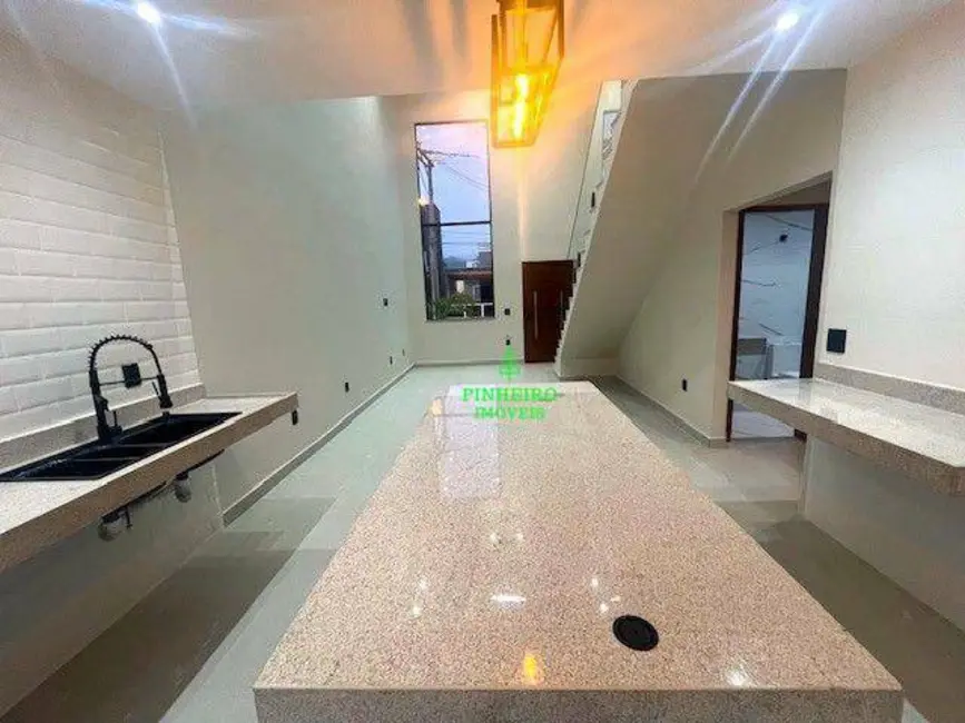 Casa de Condomínio com 3 quartos à venda, 240m2 em Pindobas, Marica - RJ - imagem 7 Foto 7 de Casa de Condomínio com 3 quartos à venda, 240m2 em Pindobas, Marica - RJ