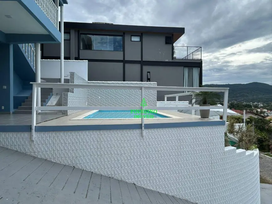 Casa de Condomínio com 5 quartos à venda, 906m2 em Engenho do Mato, Niteroi - RJ - imagem 3 Foto 3 de Casa de Condomínio com 5 quartos à venda, 906m2 em Engenho do Mato, Niteroi - RJ