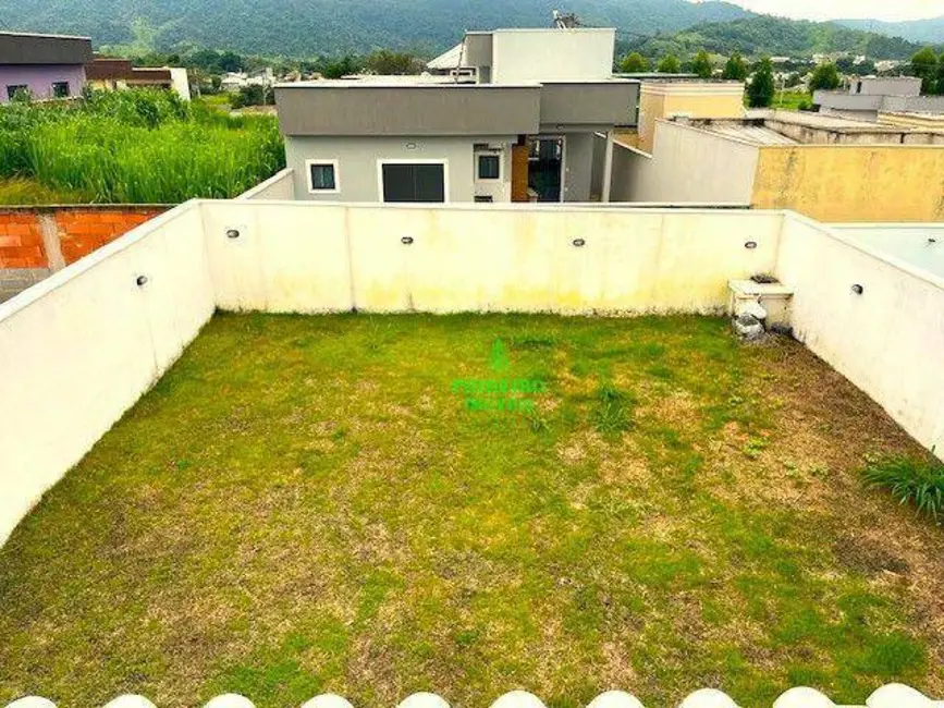 Foto 2 de Casa de Condomínio com 2 quartos à venda, 240m2 em Pindobas, Marica - RJ