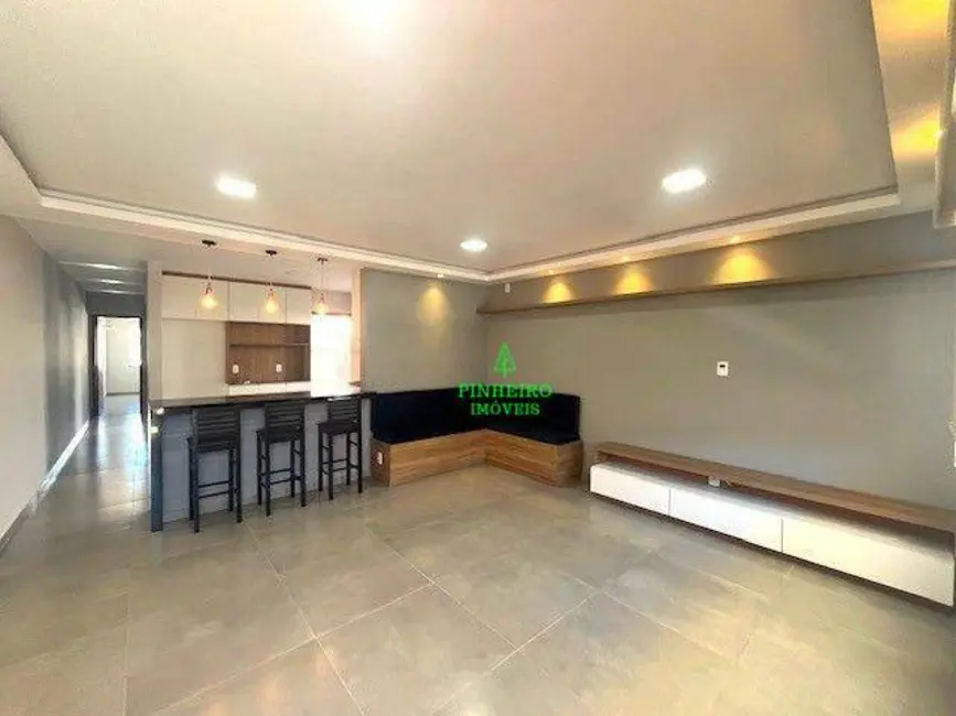 Foto 3 de Casa com 2 quartos à venda, 240m2 em Barroco (Itaipuaçu), Marica - RJ