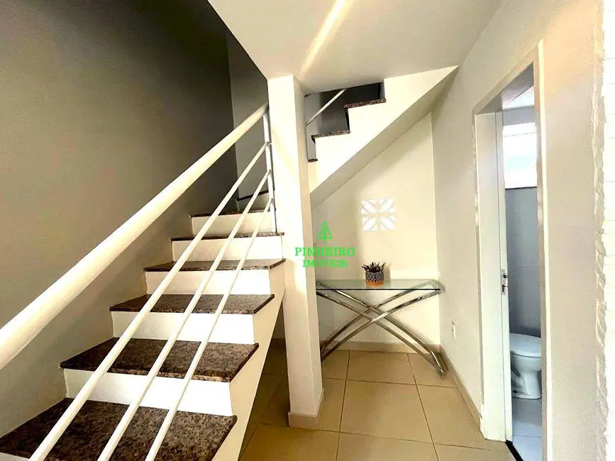 Casa com 3 quartos à venda, 195m2 em Serra Grande, Niteroi - RJ - imagem 8 Foto 8 de Casa com 3 quartos à venda, 195m2 em Serra Grande, Niteroi - RJ