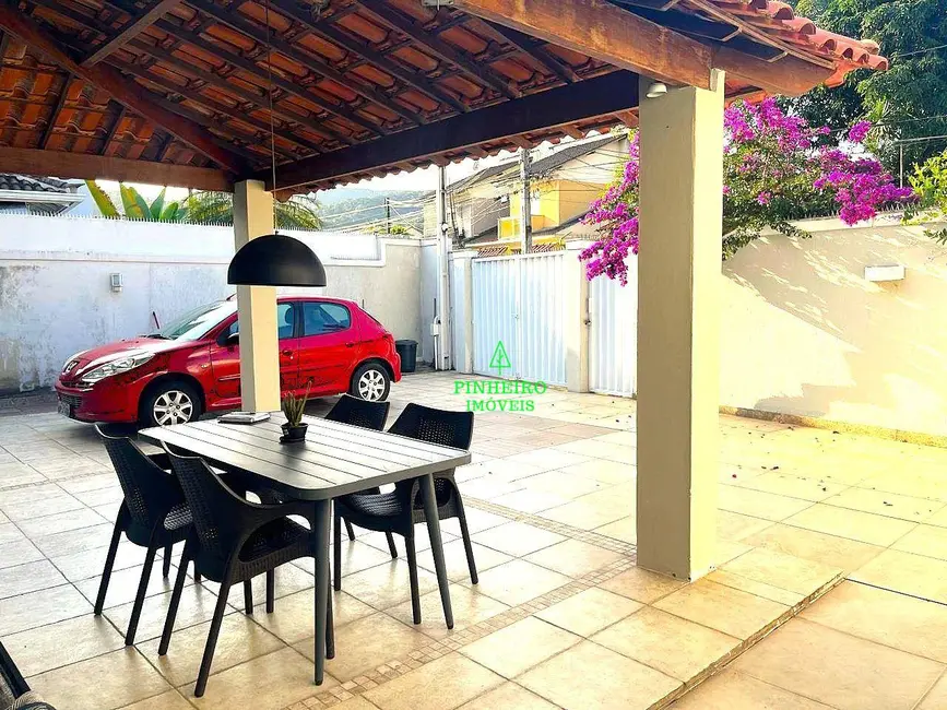 Casa com 3 quartos à venda, 195m2 em Serra Grande, Niteroi - RJ - imagem 3 Foto 3 de Casa com 3 quartos à venda, 195m2 em Serra Grande, Niteroi - RJ
