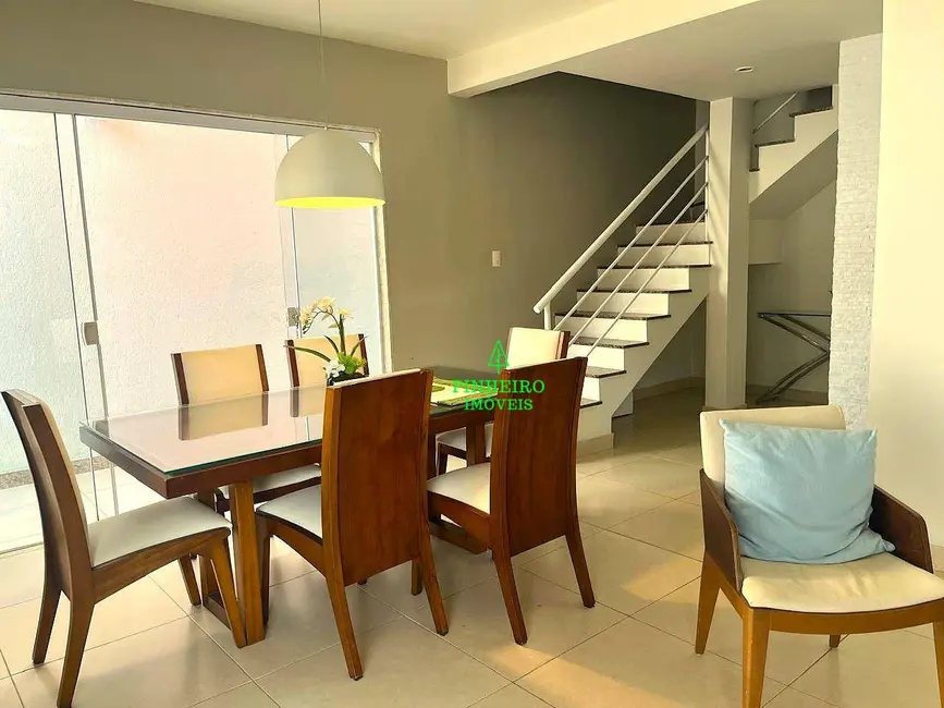 Casa com 3 quartos à venda, 195m2 em Serra Grande, Niteroi - RJ - imagem 4 Foto 4 de Casa com 3 quartos à venda, 195m2 em Serra Grande, Niteroi - RJ