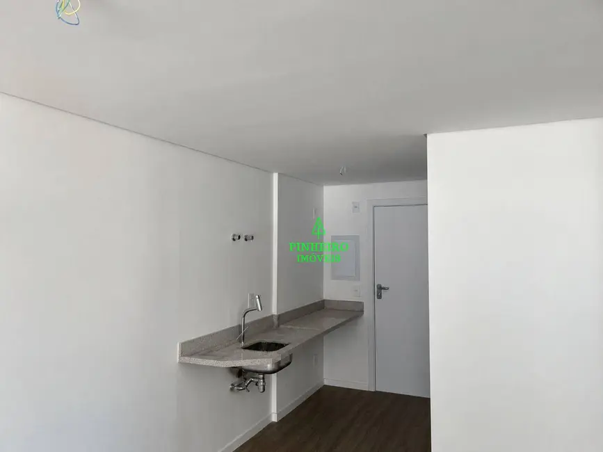 Loft / Flat com 1 quarto à venda, 47m2 em Itaipava, Petropolis - RJ - imagem 2 Foto 2 de Loft / Flat com 1 quarto à venda, 47m2 em Itaipava, Petropolis - RJ