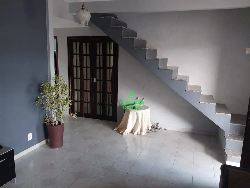 Foto 1 de Casa com 2 quartos à venda, 72m2 em Vista Alegre, Sao Goncalo - RJ