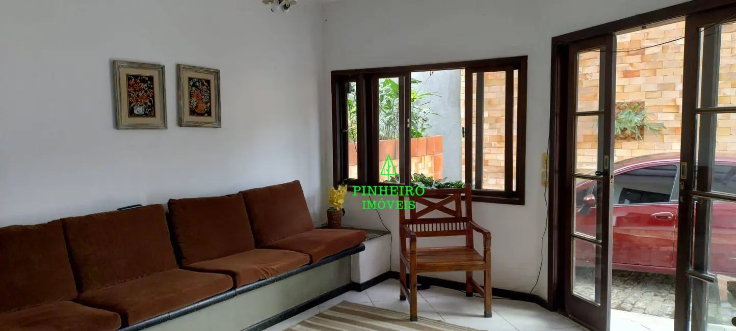 Casa com 3 quartos à venda, 740m2 em Itaipu, Niteroi - RJ - imagem 3 Foto 3 de Casa com 3 quartos à venda, 740m2 em Itaipu, Niteroi - RJ