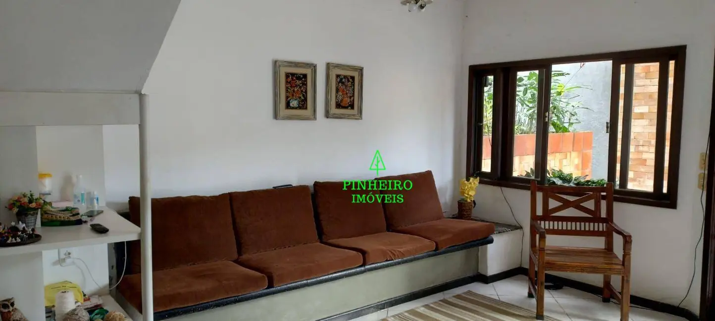 Casa com 3 quartos à venda, 740m2 em Itaipu, Niteroi - RJ - imagem 6 Foto 6 de Casa com 3 quartos à venda, 740m2 em Itaipu, Niteroi - RJ