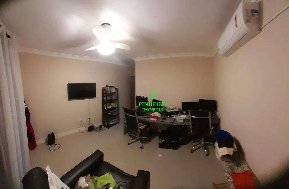 Foto 6 de Casa de Condomínio com 3 quartos à venda, 216m2 em Marica - RJ