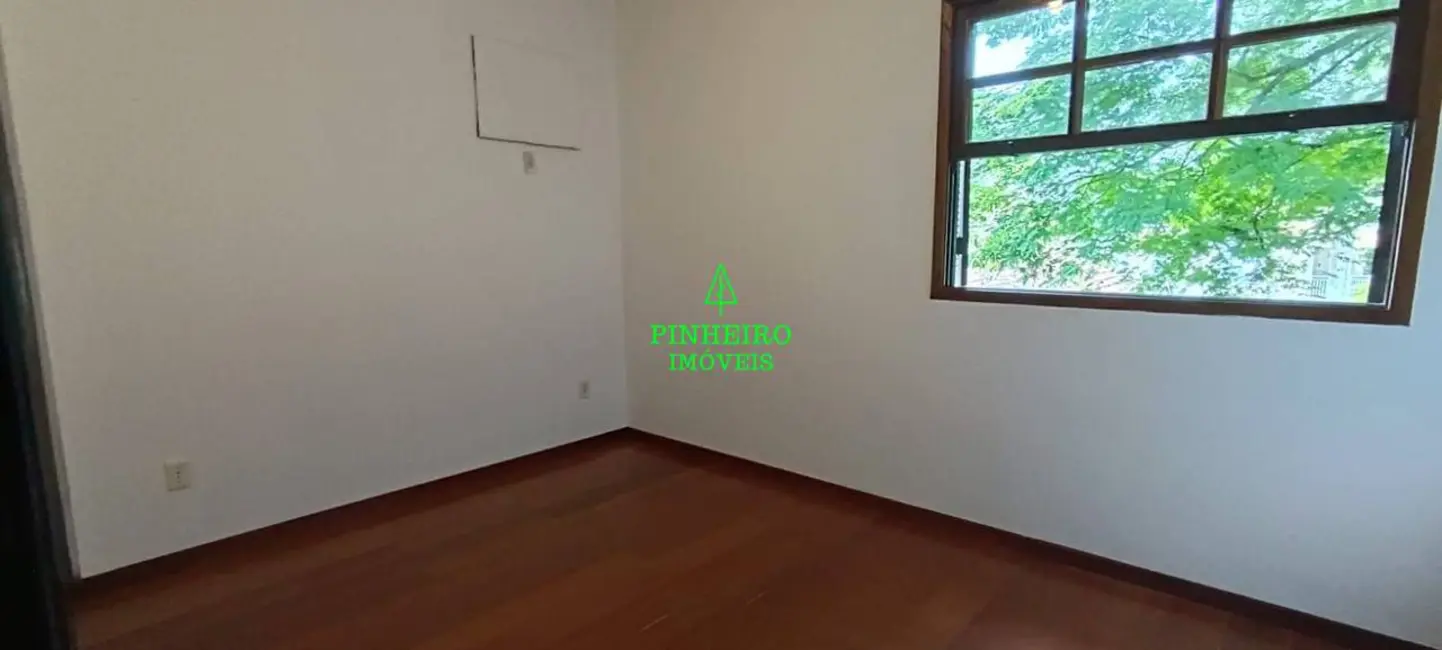 Casa com 3 quartos à venda, 360m2 em Itaipu, Niteroi - RJ - imagem 6 Foto 6 de Casa com 3 quartos à venda, 360m2 em Itaipu, Niteroi - RJ