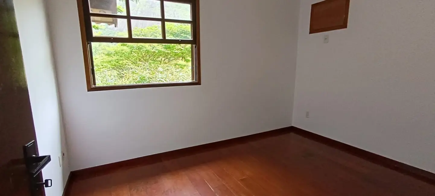 Foto 7 de Casa com 3 quartos à venda, 360m2 em Itaipu, Niteroi - RJ