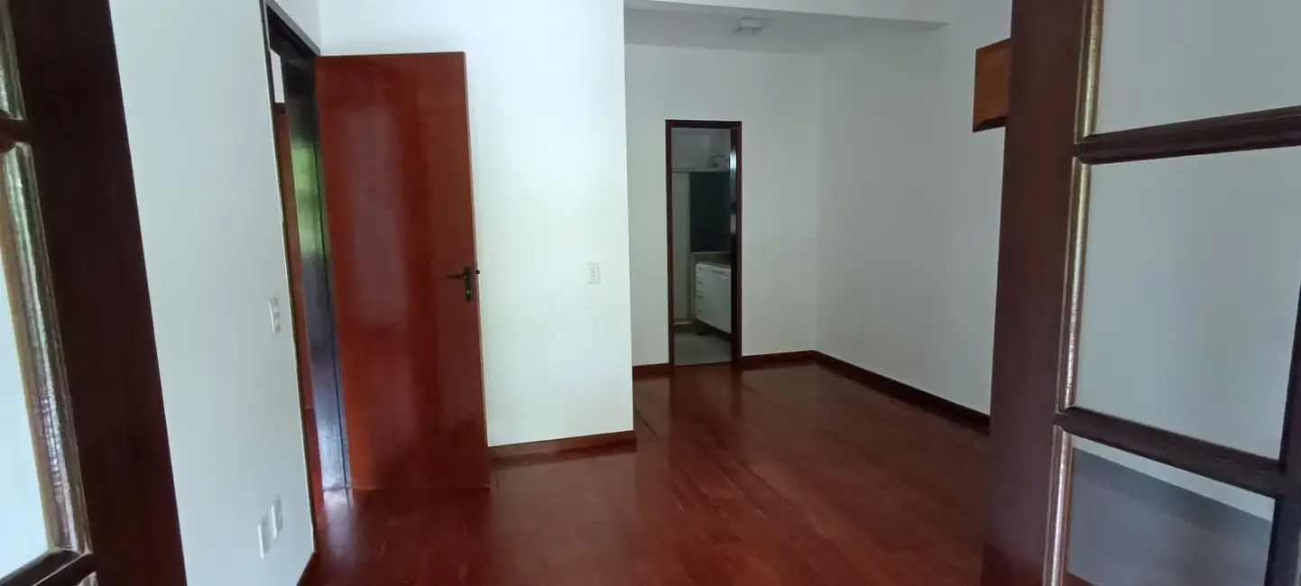 Foto 8 de Casa com 3 quartos à venda, 360m2 em Itaipu, Niteroi - RJ