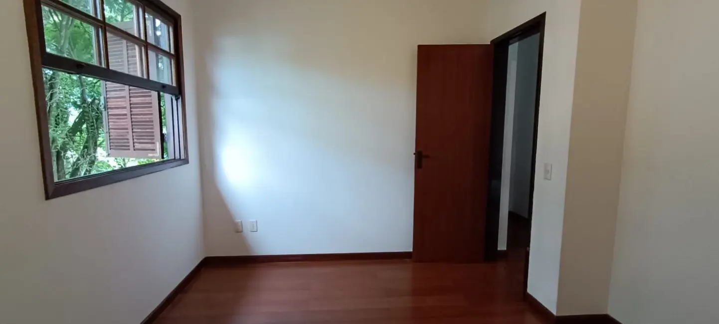 Foto 4 de Casa com 3 quartos à venda, 360m2 em Itaipu, Niteroi - RJ