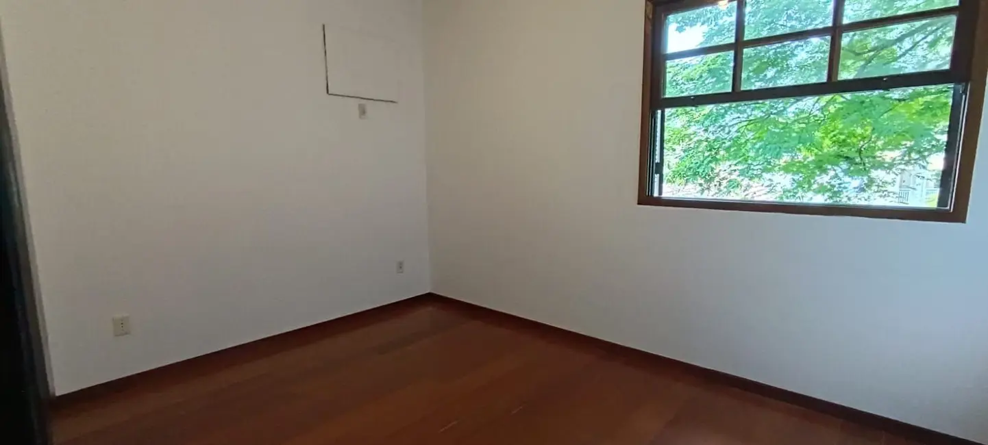 Foto 6 de Casa com 3 quartos à venda, 360m2 em Itaipu, Niteroi - RJ