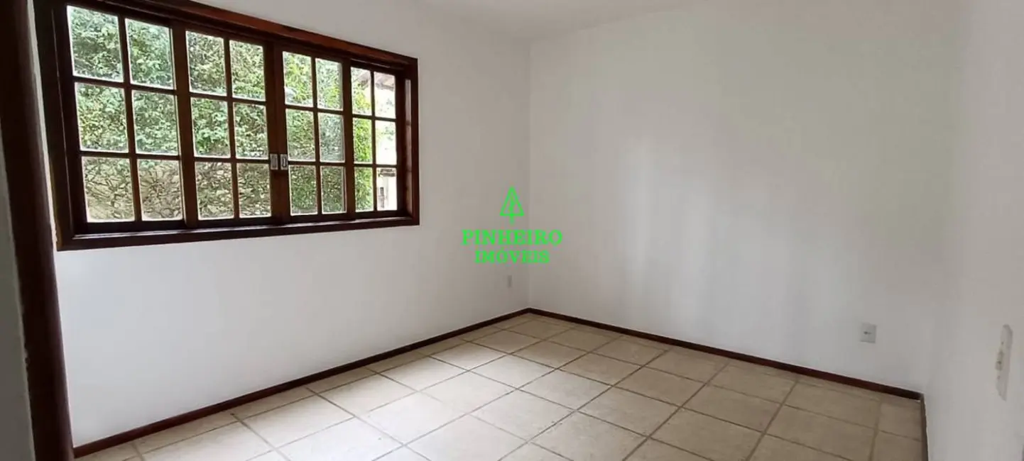 Casa com 3 quartos à venda, 360m2 em Itaipu, Niteroi - RJ - imagem 9 Foto 9 de Casa com 3 quartos à venda, 360m2 em Itaipu, Niteroi - RJ