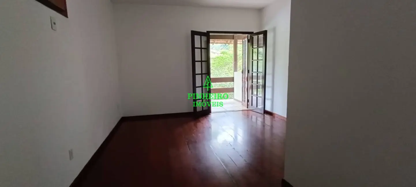 Casa com 3 quartos à venda, 360m2 em Itaipu, Niteroi - RJ - imagem 5 Foto 5 de Casa com 3 quartos à venda, 360m2 em Itaipu, Niteroi - RJ