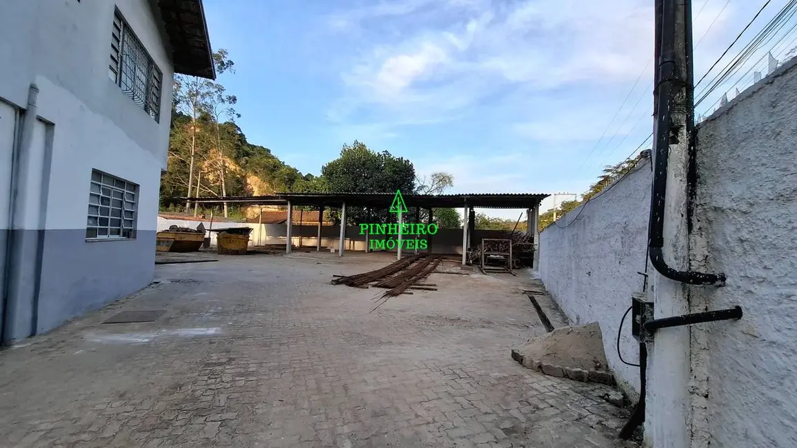 Armazém / Galpão à venda e para alugar, 1255m2 em Baldeador, Niteroi - RJ - imagem 9 Foto 9 de Armazém / Galpão à venda e para alugar, 1255m2 em Baldeador, Niteroi - RJ