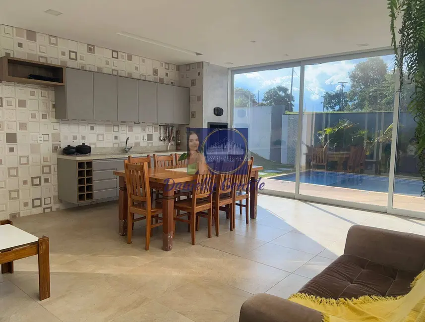 Foto 2 de Casa de Condomínio com 3 quartos à venda e para alugar, 180m2 em Pardinho - SP