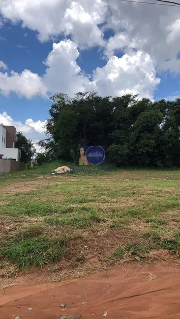 Foto 2 de Terreno / Lote à venda, 450m2 em Pardinho - SP
