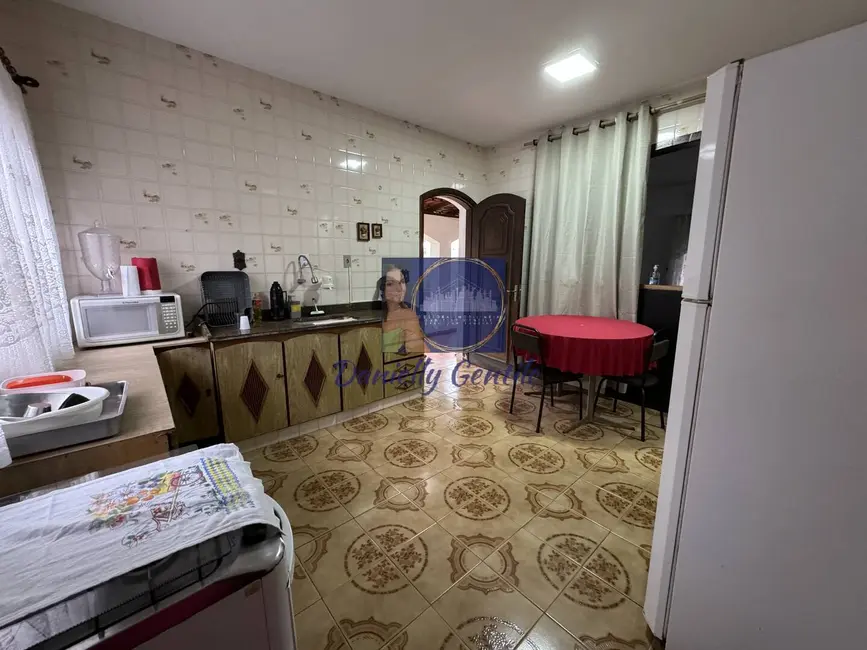 Foto 2 de Casa com 3 quartos à venda, 300m2 em Pardinho - SP