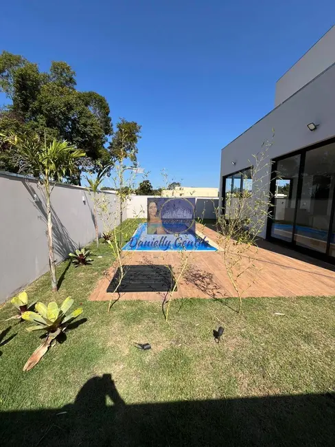 Foto 2 de Sobrado com 4 quartos à venda, 273m2 em Pardinho - SP