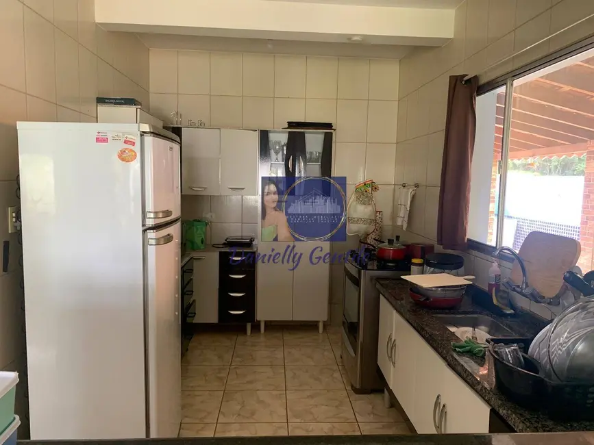 Foto 4 de Casa com 2 quartos à venda, 220m2 em Pardinho - SP