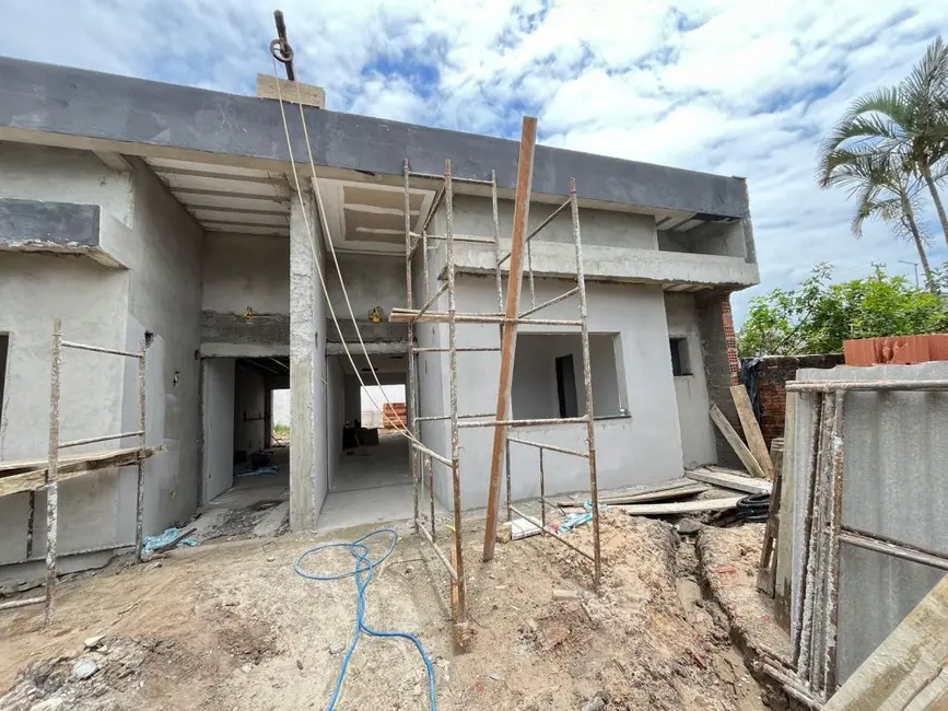 Foto 4 de Casa com 3 quartos à venda, 90m2 em Matinhos - PR