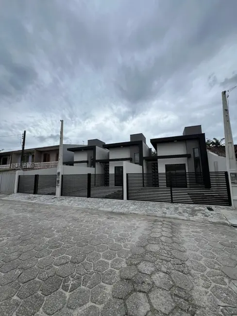 Foto 3 de Casa com 2 quartos à venda, 62m2 em Matinhos - PR