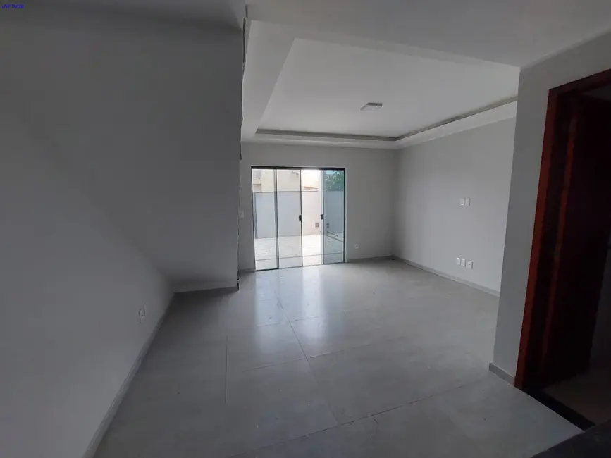 Foto 4 de Casa com 2 quartos à venda, 190m2 em Jardim Atlântico Central (Itaipuaçu), Marica - RJ