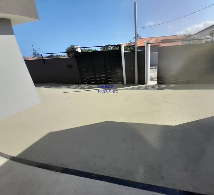 Foto 2 de Casa com 2 quartos à venda, 150m2 em Jardim Atlântico Central (Itaipuaçu), Marica - RJ