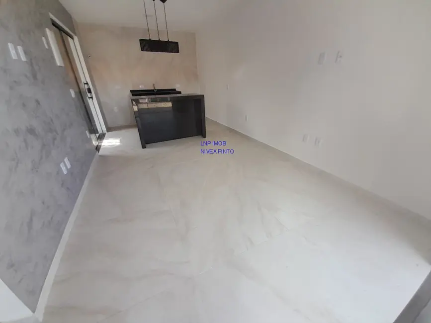 Foto 4 de Casa com 2 quartos à venda, 150m2 em Jardim Atlântico Central (Itaipuaçu), Marica - RJ