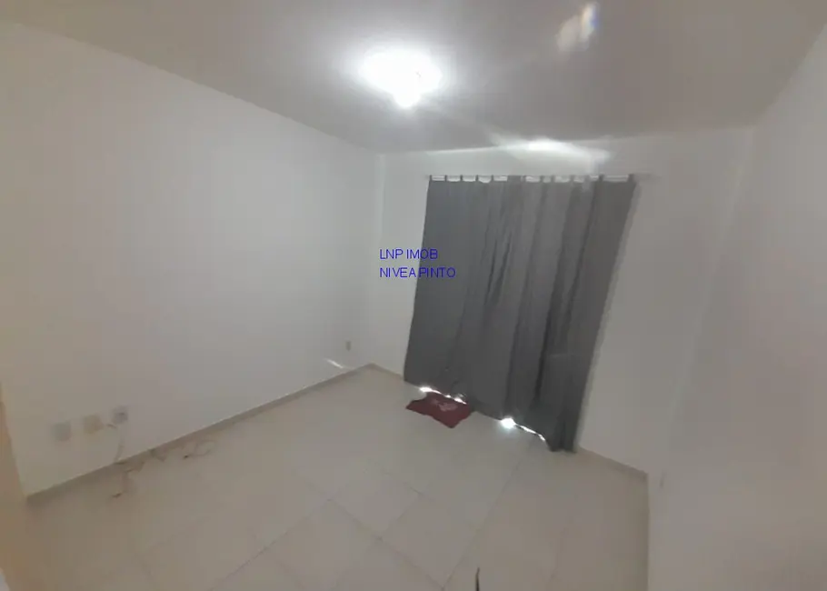 Apartamento com 2 quartos para alugar, 56m2 em Jardim Atlântico Central (Itaipuaçu), Marica - RJ - imagem 5 Foto 5 de Apartamento com 2 quartos para alugar, 56m2 em Jardim Atlântico Central (Itaipuaçu), Marica - RJ
